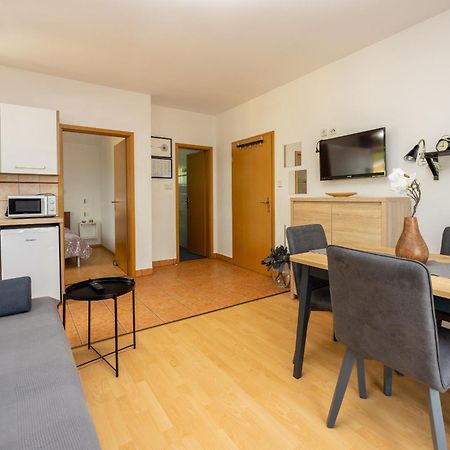 Apartments Claudia Crikvenica Buitenkant foto