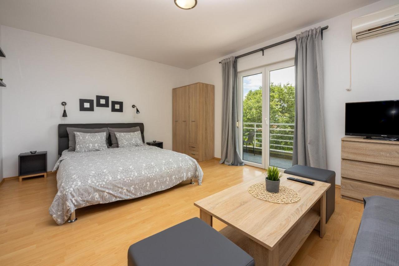 Apartments Claudia Crikvenica Buitenkant foto